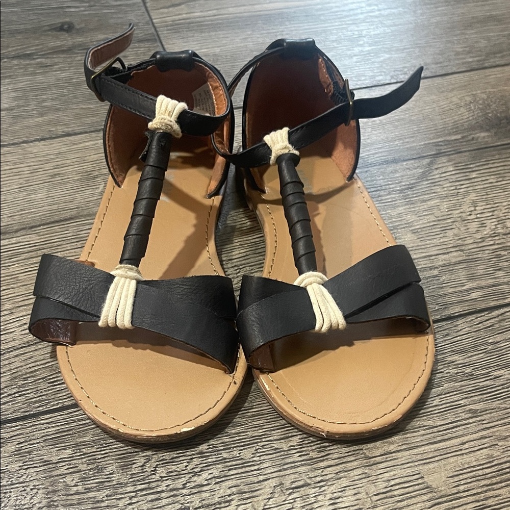 Old Navy Black and Tan Sandals